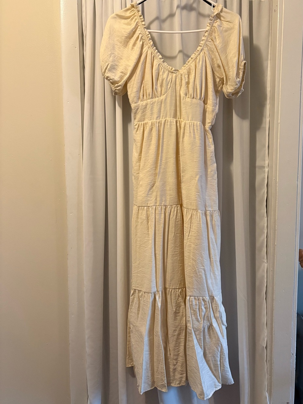 Forever 21 Cream Tiered Puff-Sleeve Maxi Dress